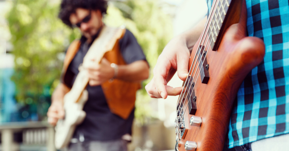 Blog Playing Playing music in your hospitality business: is it allowed? | Unipage
