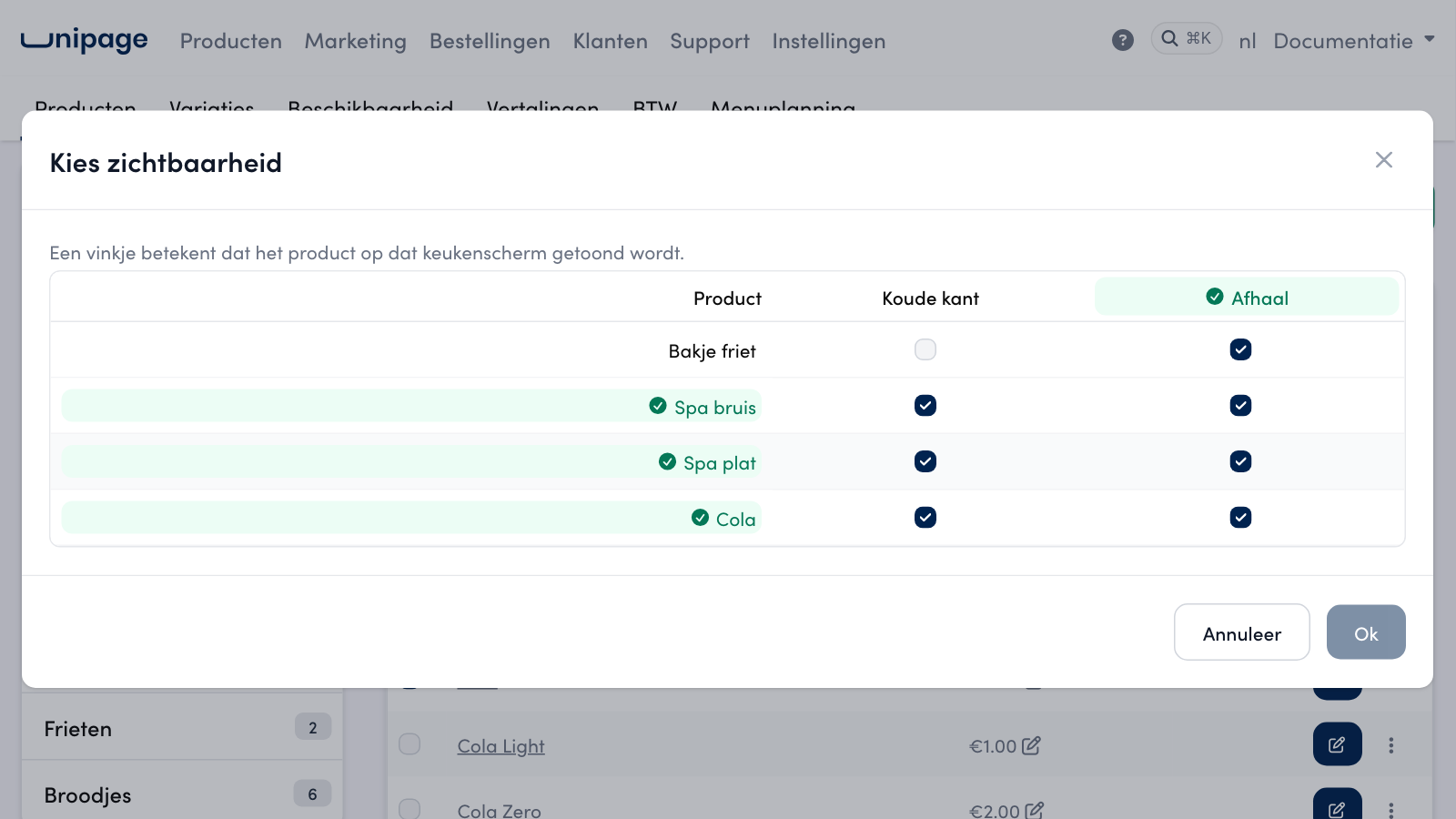 Choose visibility: the products as rows, the kitchen displays as columns. Bakje friet is already off on Koude kant, so you immediately see the saved status.